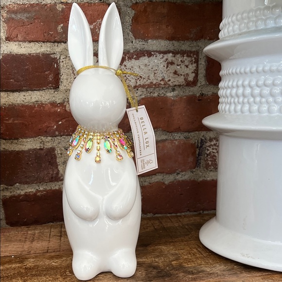 White resin Bunny with Jewel Collar by Bella Lux - Picture 6 of 7